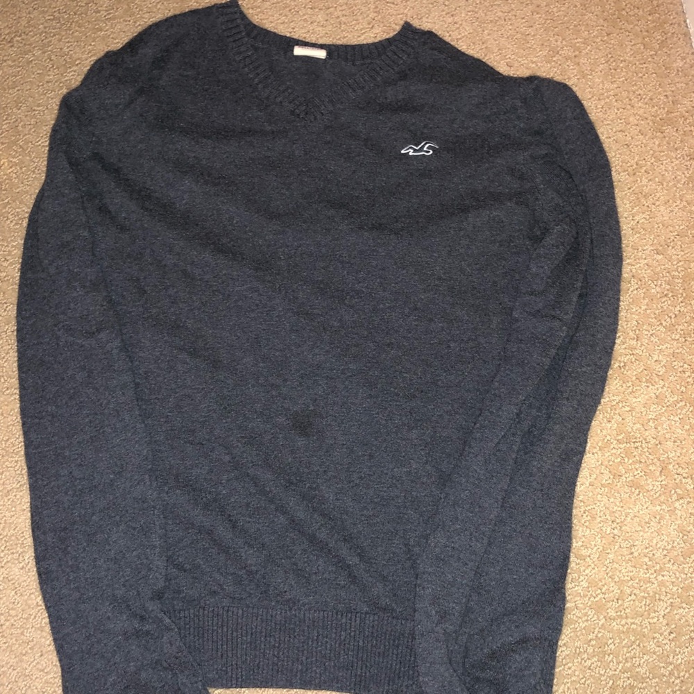 Grey Hollister sweater (medium)